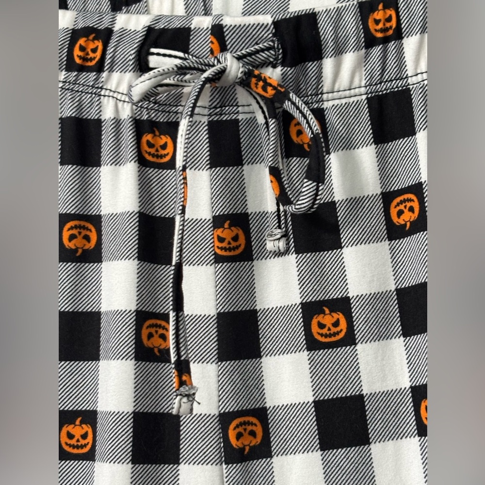 This Girl Loves Halloween 2 Pc Set  Pajamas Plus Size 2X Sleepwear Pumpkins - Picture 5 of 10